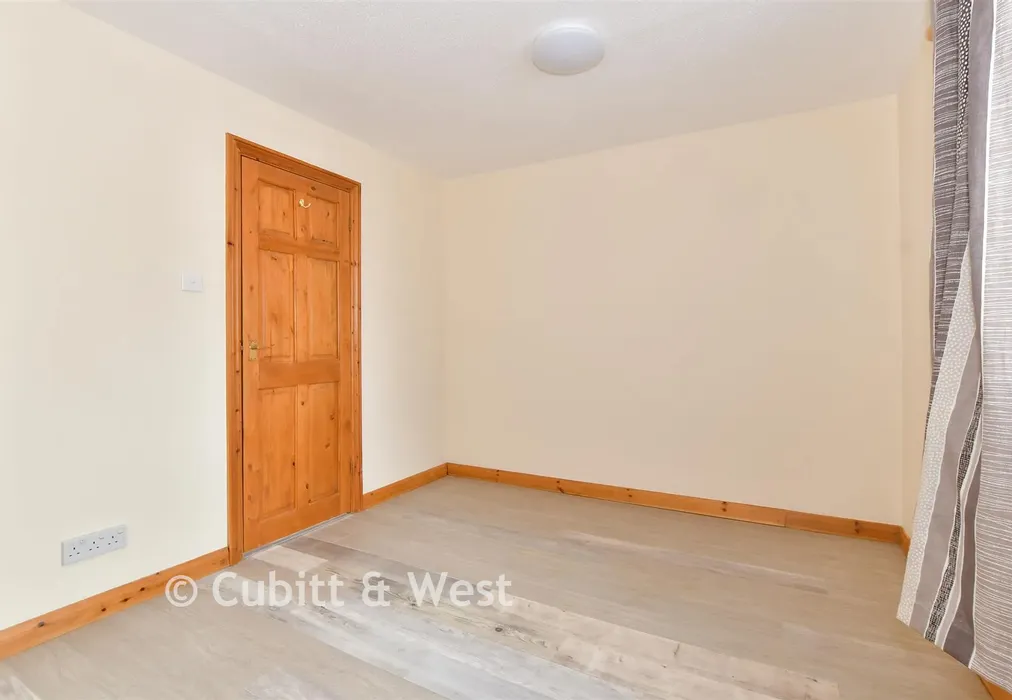 Bedroom 1 - Galahad Road, Ifield, Crawley, West Sussex - Wards of Kent