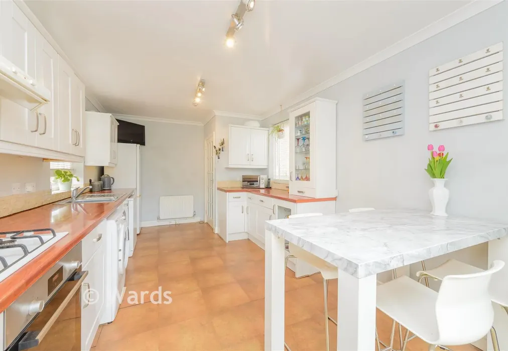 Kitchen - Langdale Crescent, Bexleyheath, Kent - Wards of Kent