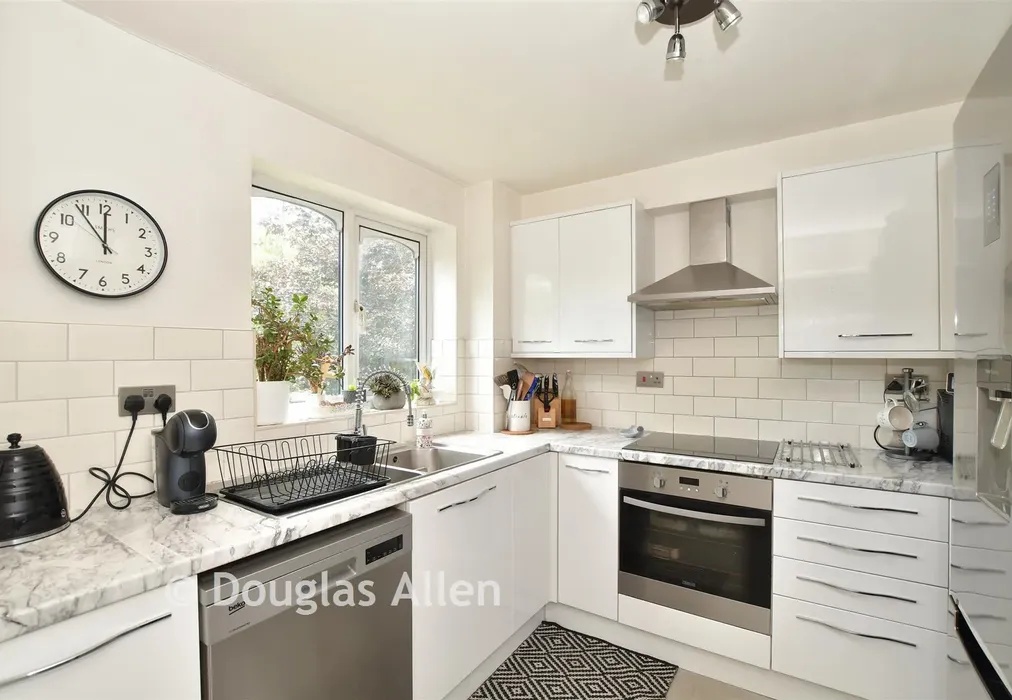 Kitchen - Frazer Close, Romford, Essex - Wards of Kent