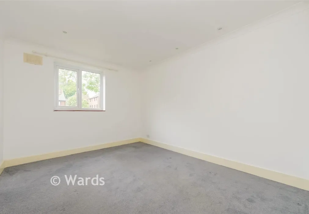 Bedroom 1 - Brissenden Close, Upnor, Kent - Wards of Kent