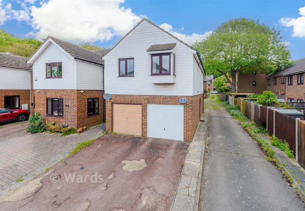 External (Web) - Brissenden Close, Upnor, Kent - Wards of Kent