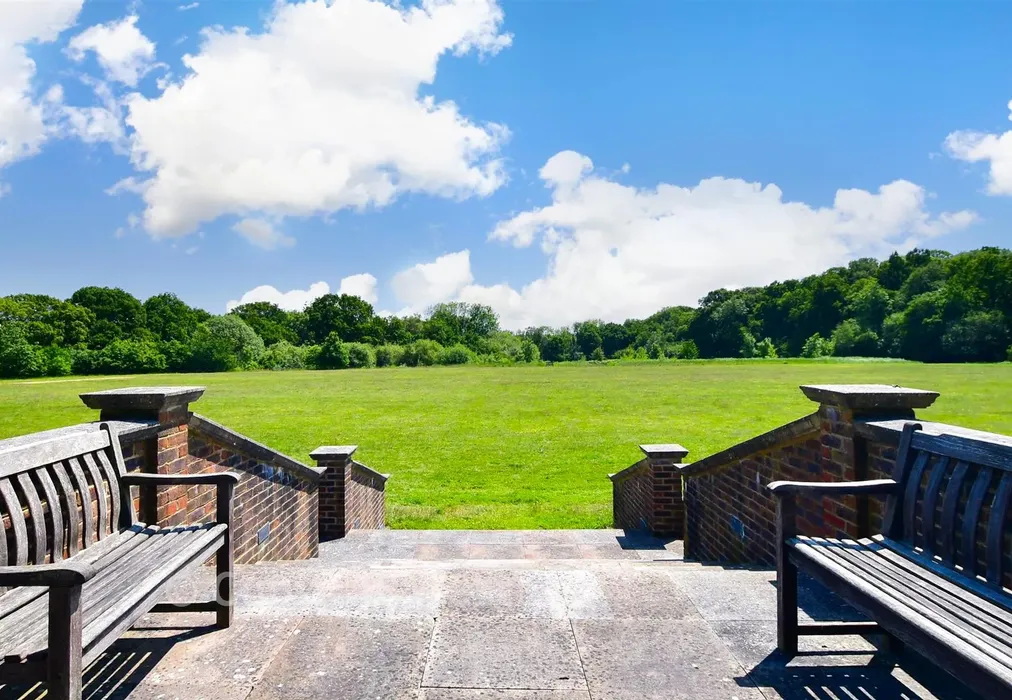 Communal Gardens - Little Trodgers Lane, Mayfield, East Sussex - Wards of Kent