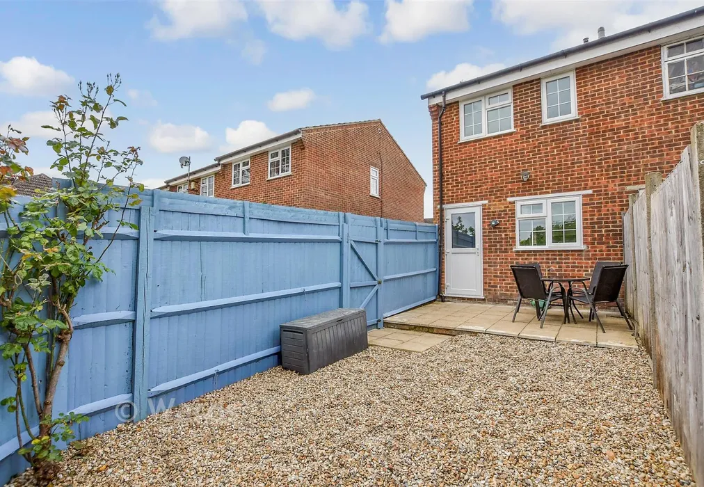 Rear Garden - Baywell, Leybourne, Kent - Wards of Kent