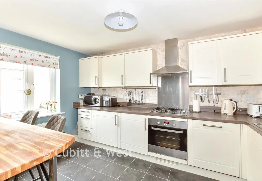 Kitchen - Whiteland Way, Clanfield, Hampshire - Wards of Kent