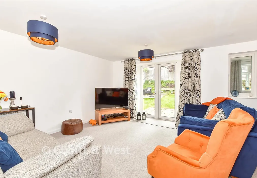 Lounge - Whiteland Way, Clanfield, Hampshire - Wards of Kent