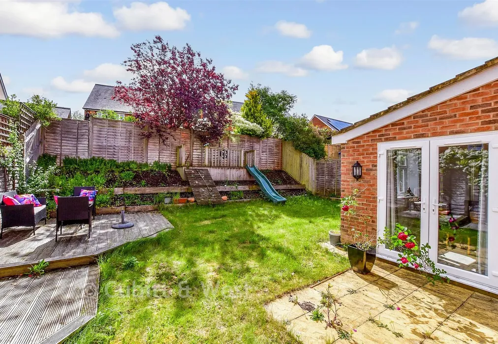 Rear Garden - Whiteland Way, Clanfield, Hampshire - Wards of Kent