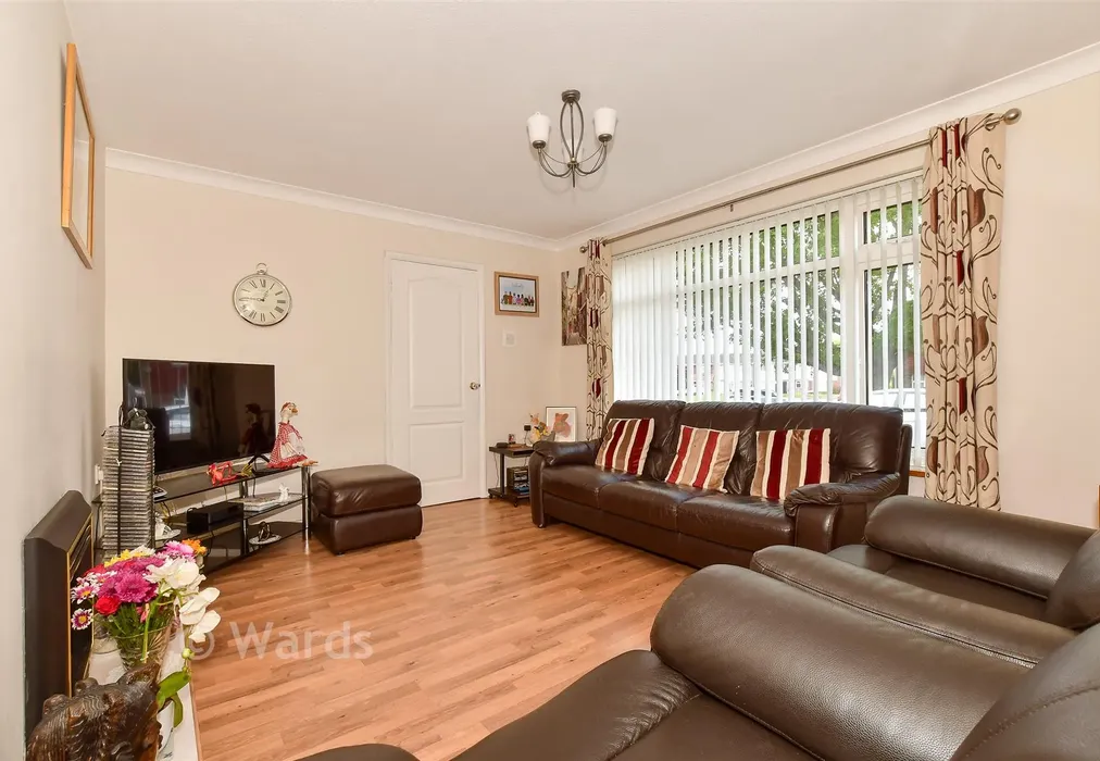 Lounge - Rylands Road, Kennington, Ashford, Kent - Wards of Kent