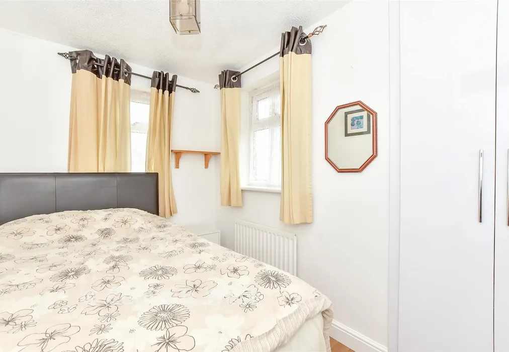 Bedroom 4 - Marlborough Close, Chichester, West Sussex - Wards of Kent
