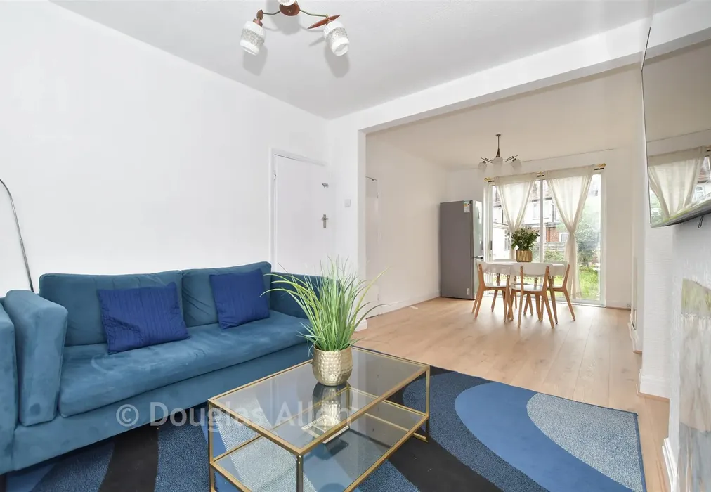 Lounge - Chadwell Heath Lane, Romford, Essex - Wards of Kent