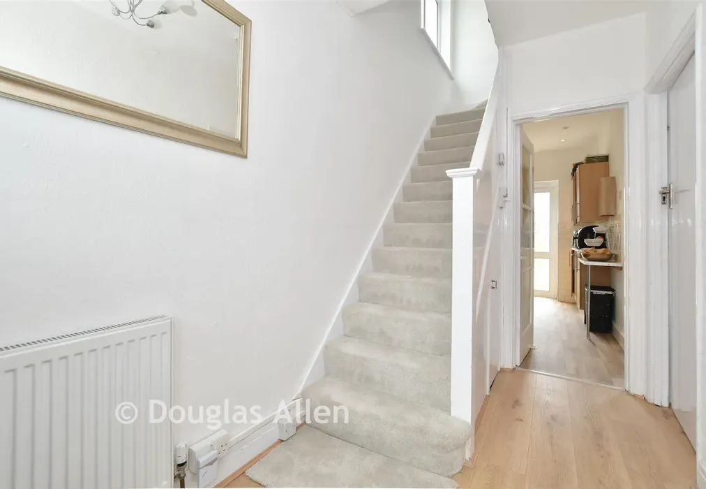 Hallway - Chadwell Heath Lane, Romford, Essex - Wards of Kent