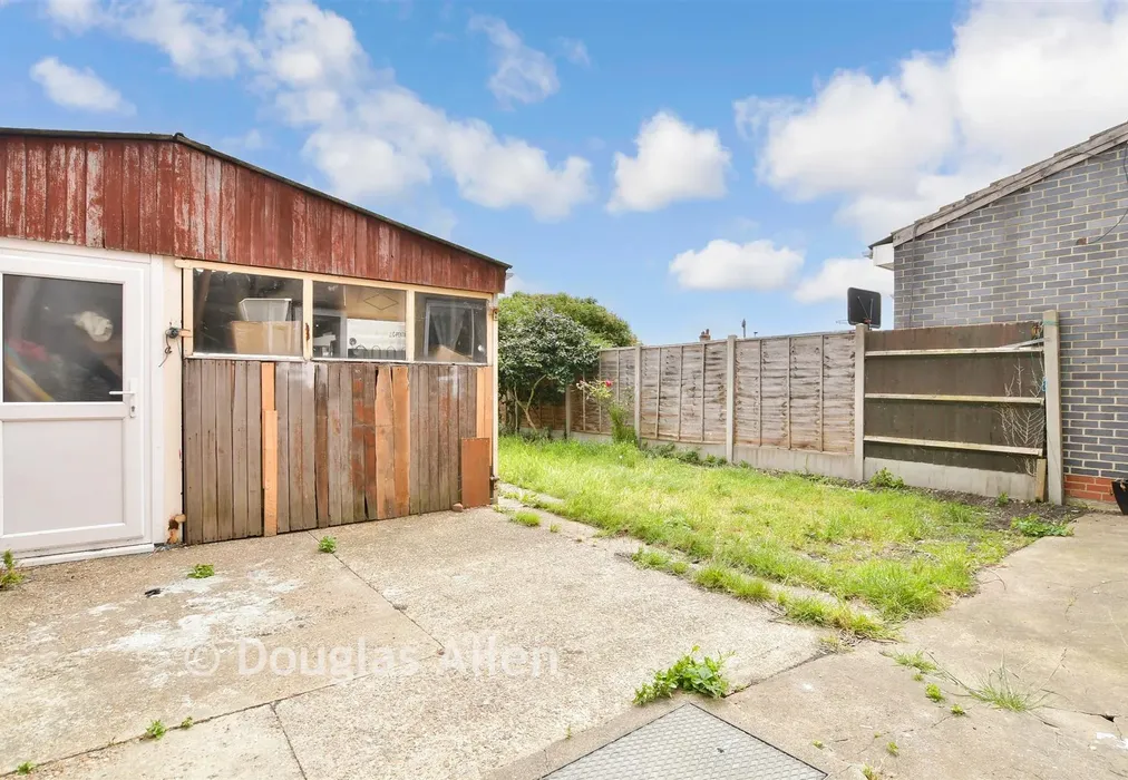 Rear Garden - Chadwell Heath Lane, Romford, Essex - Wards of Kent