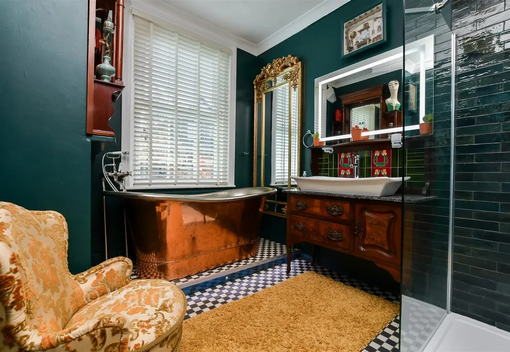 Bathroom - Booth Place, Margate, Kent - Wards of Kent