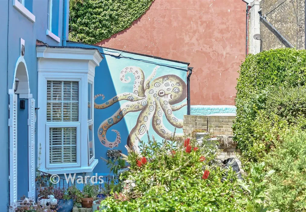 Front Garden - Booth Place, Margate, Kent - Wards of Kent