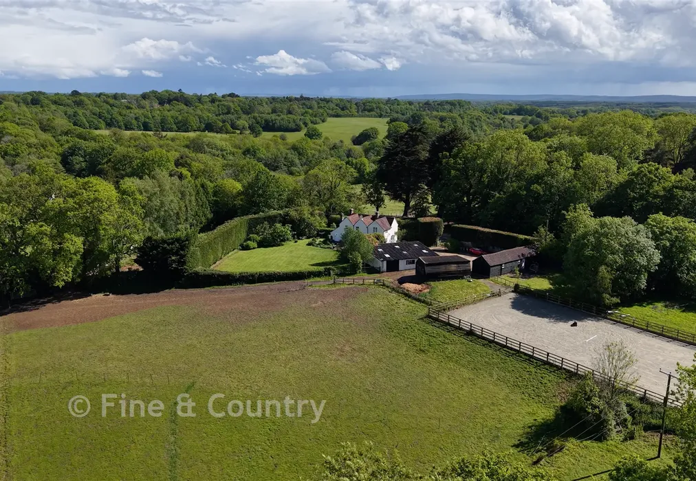 Rear Manege - Old Forge Lane, Horney Common, Uckfield, East Sussex - Wards of Kent