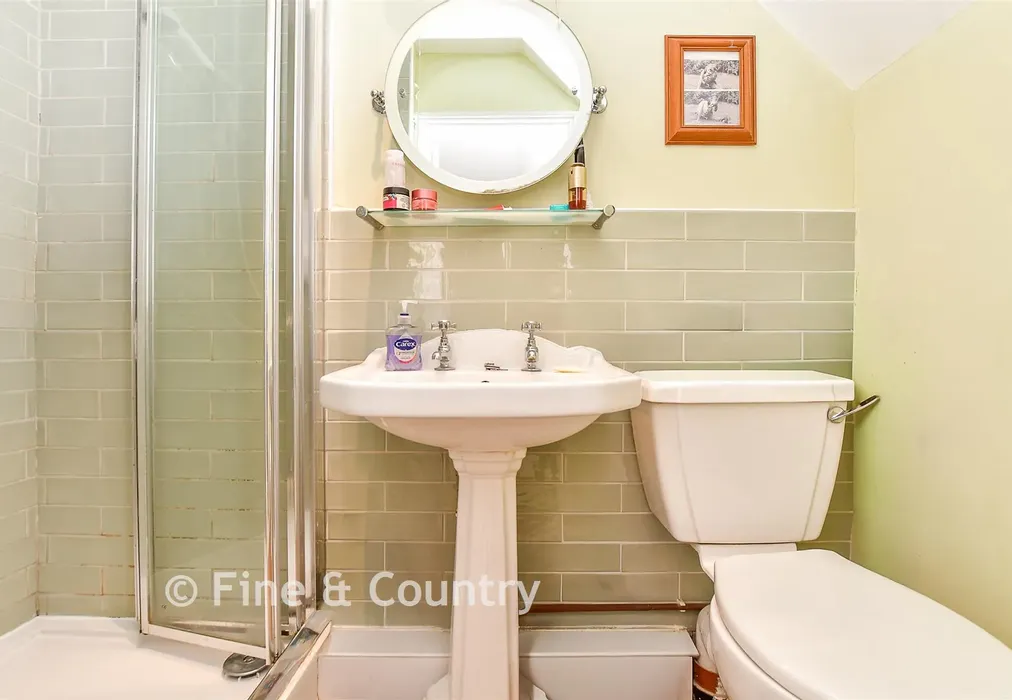 En-Suite Shower Room - Old Forge Lane, Horney Common, Uckfield, East Sussex - Wards of Kent