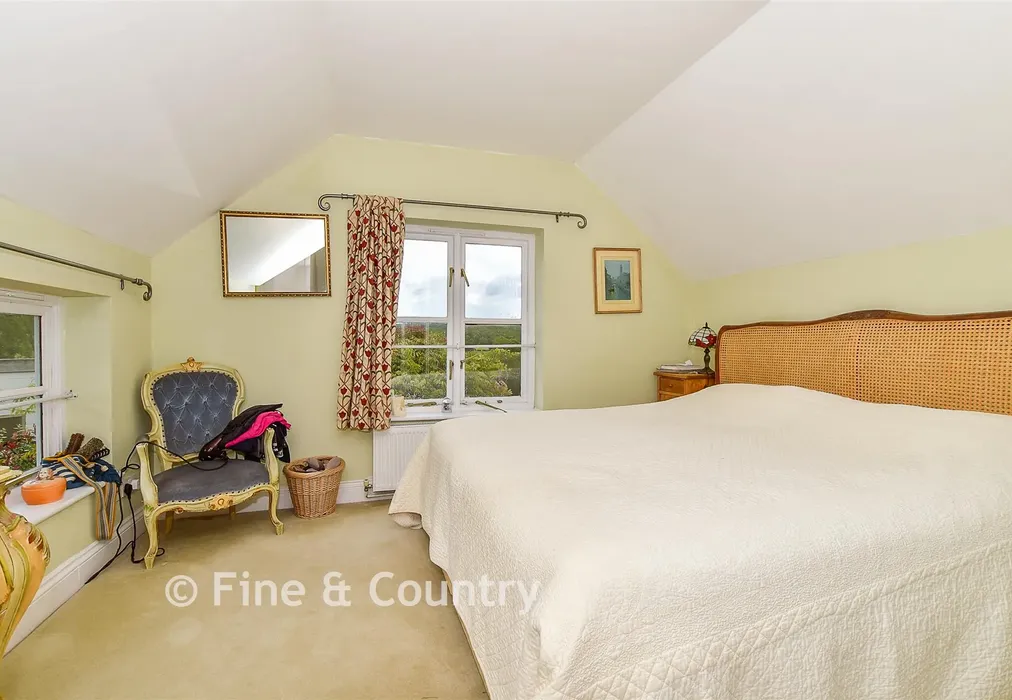 Bedroom 1 - Old Forge Lane, Horney Common, Uckfield, East Sussex - Wards of Kent