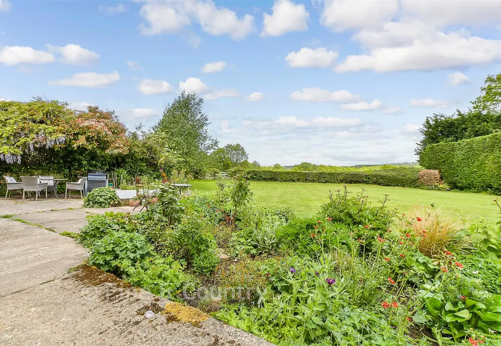 Rear Garden - Old Forge Lane, Horney Common, Uckfield, East Sussex - Wards of Kent