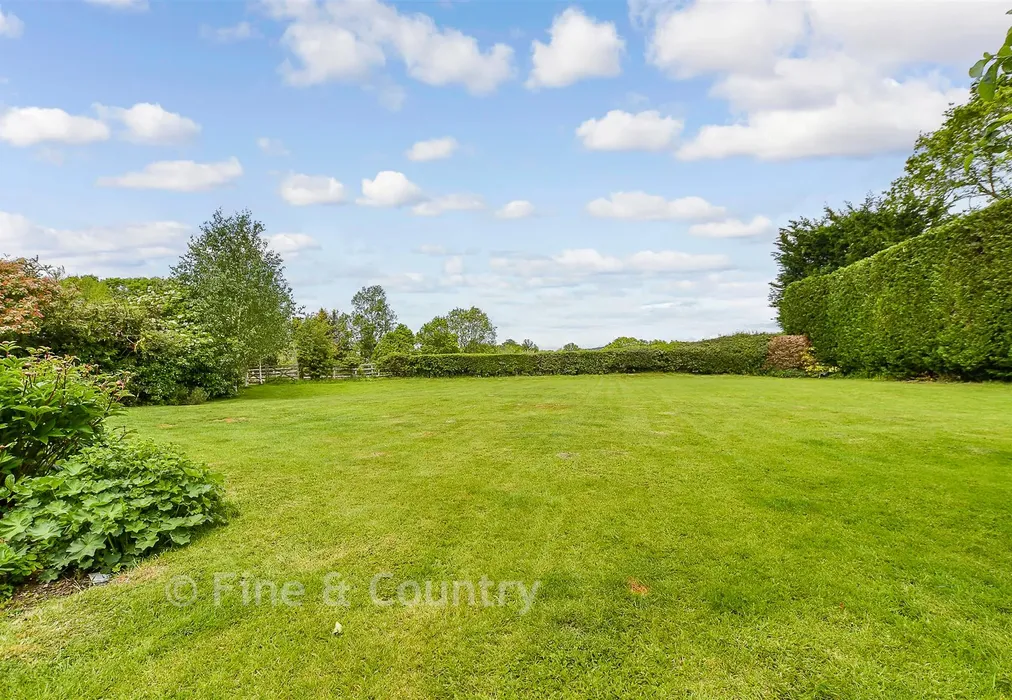 Rear Garden - Old Forge Lane, Horney Common, Uckfield, East Sussex - Wards of Kent