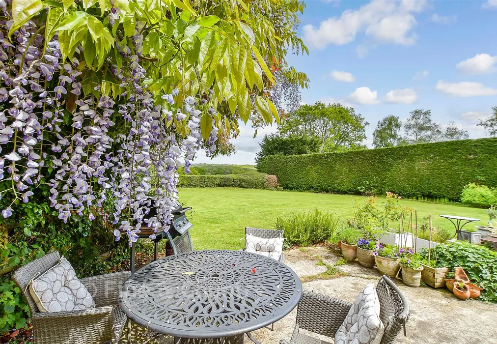 External Lifestyle Photograph - Old Forge Lane, Horney Common, Uckfield, East Sussex - Wards of Kent