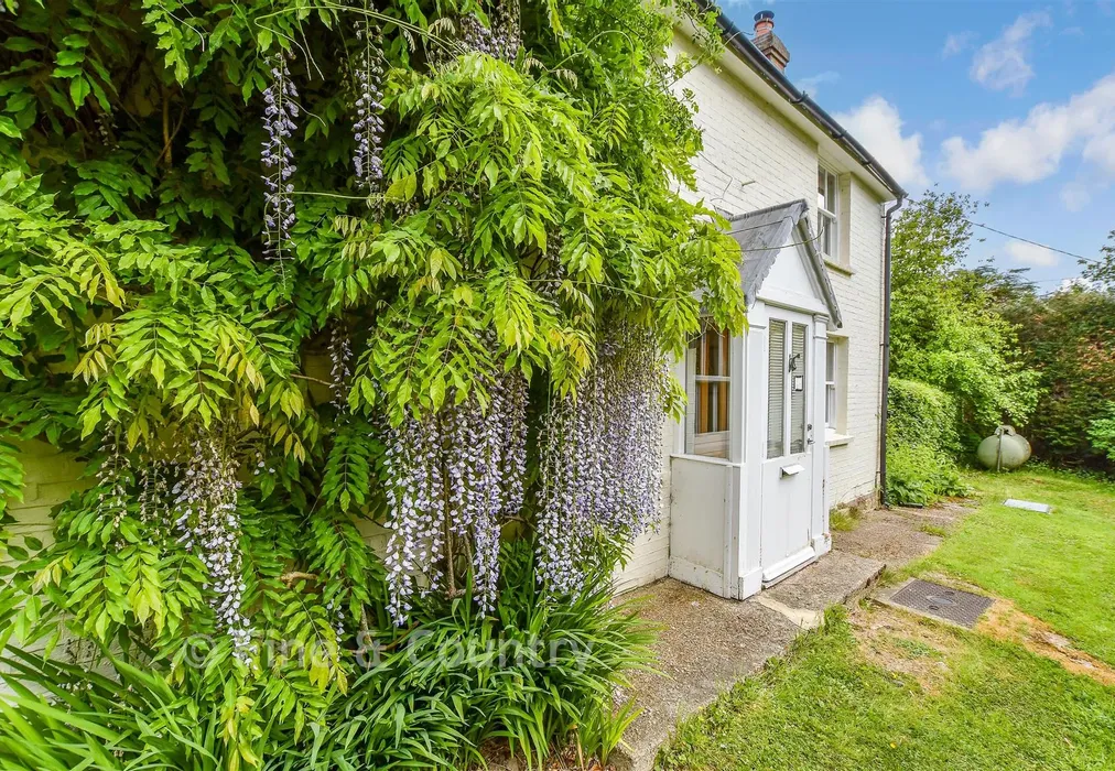 External Lifestyle Photograph - Old Forge Lane, Horney Common, Uckfield, East Sussex - Wards of Kent