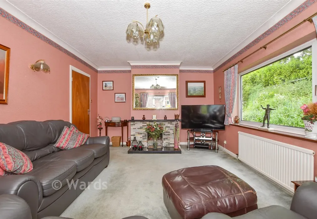 Lounge - Gilletts Lane, East Malling, Kent - Wards of Kent