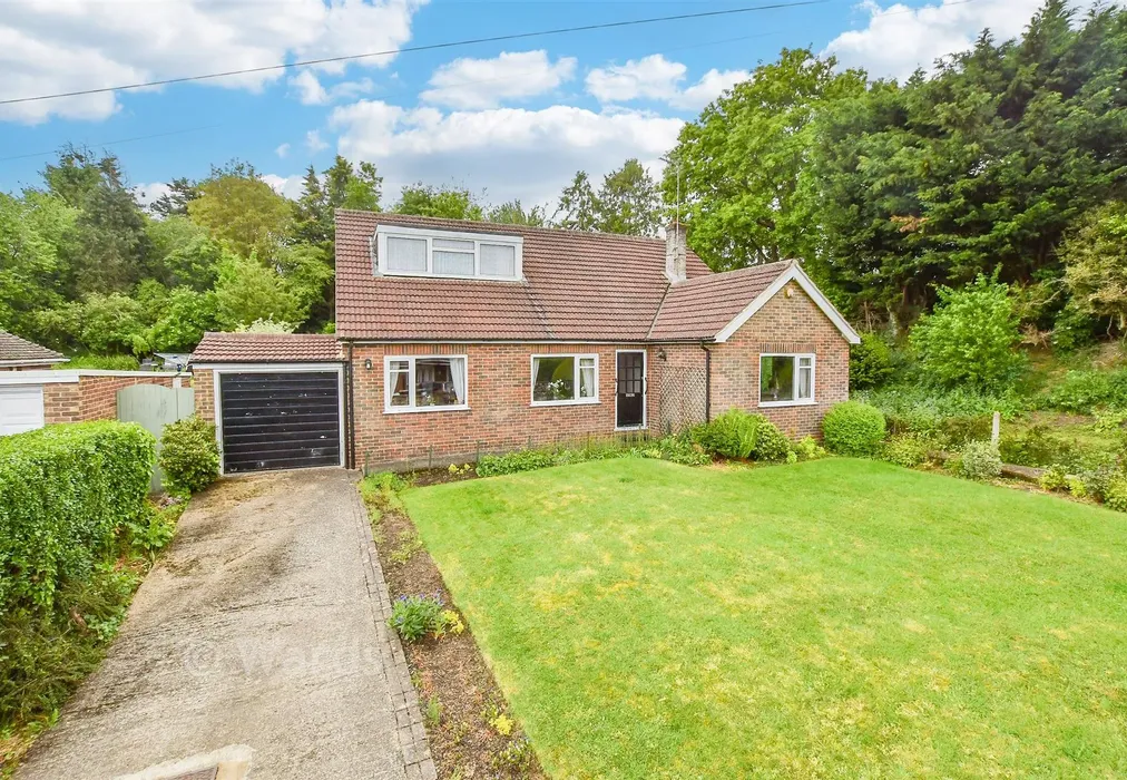 External (Web) - Gilletts Lane, East Malling, Kent - Wards of Kent