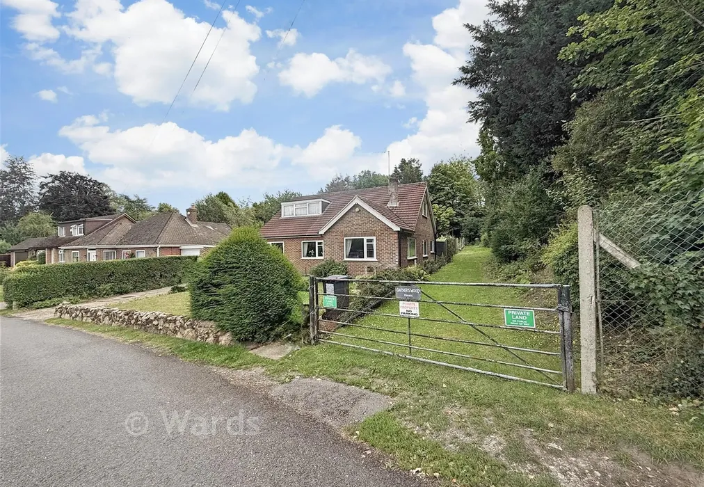 Side Gate Access To Land At Rear - Gilletts Lane, East Malling, Kent - Wards of Kent