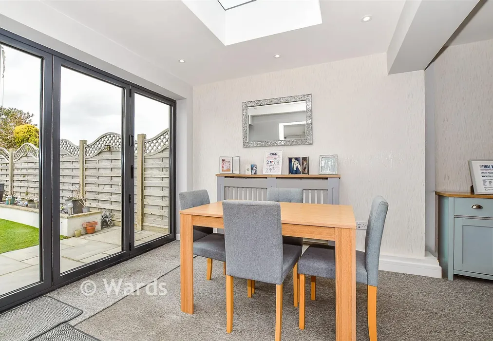 Dining Area - Merritt Road, Greatstone, New Romney, Kent - Wards of Kent