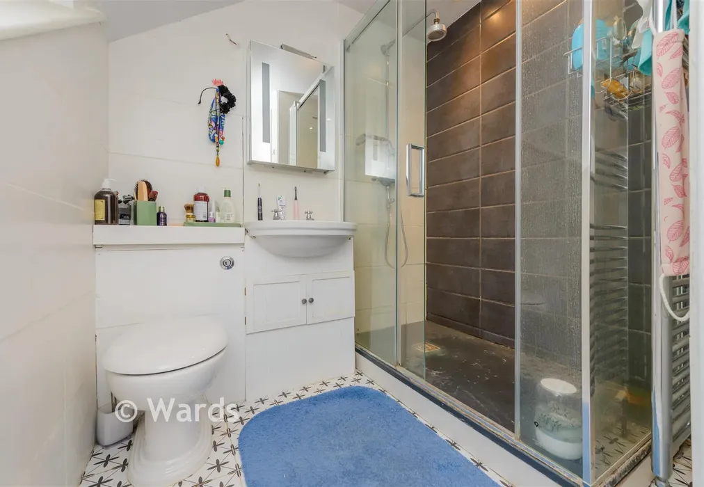 En-Suite Shower Room - Cockerhurst Road, Shoreham, Kent - Wards of Kent