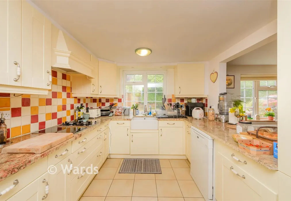 Kitchen - Cockerhurst Road, Shoreham, Kent - Wards of Kent