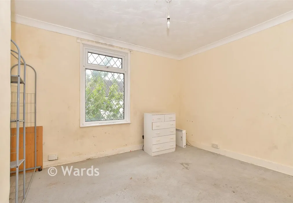 Bedroom 1 - Whitfeld Road, Ashford, Kent - Wards of Kent