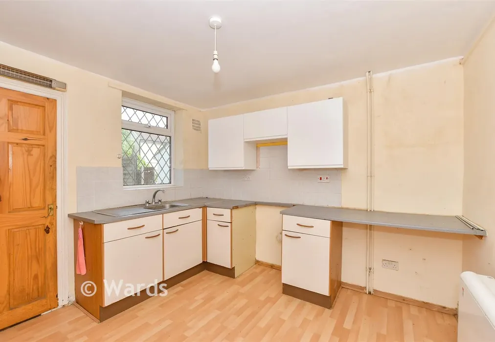 Kitchen - Whitfeld Road, Ashford, Kent - Wards of Kent