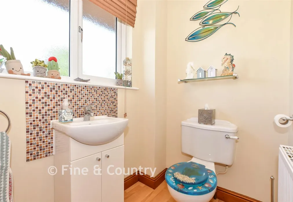 Cloakroom - Egypt Copse, Cowes, Isle of Wight - Wards of Kent