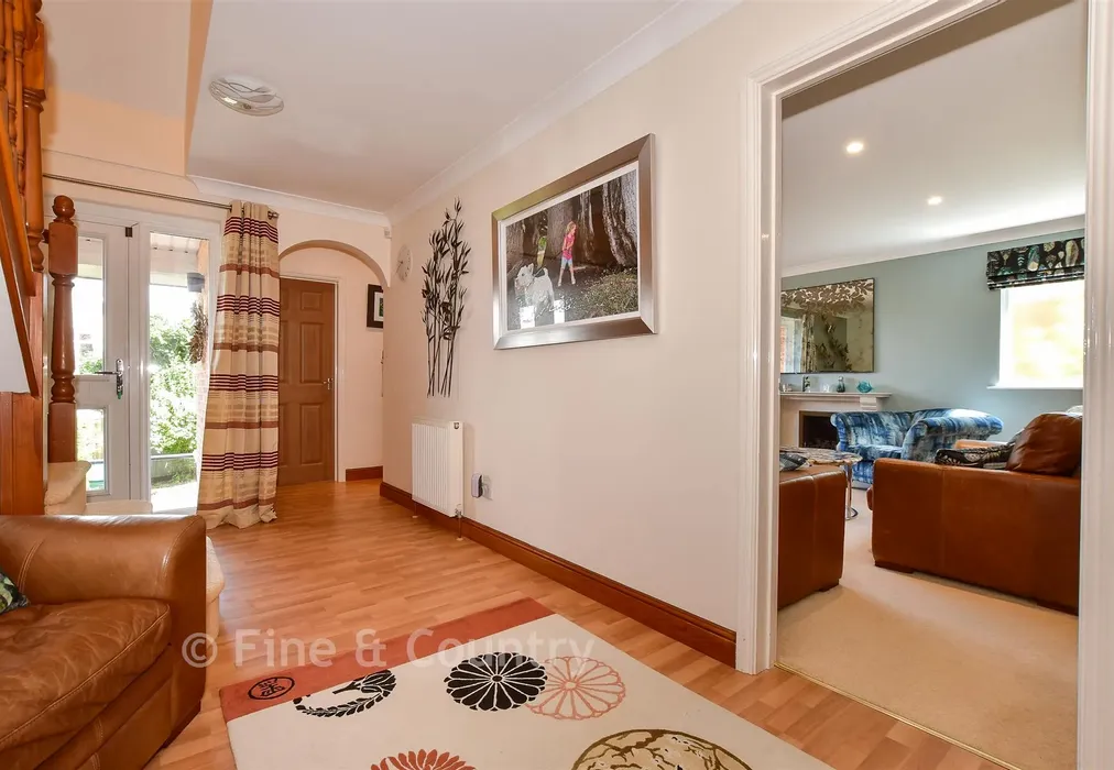 Internal Lifestyle Photograph - Egypt Copse, Cowes, Isle of Wight - Wards of Kent