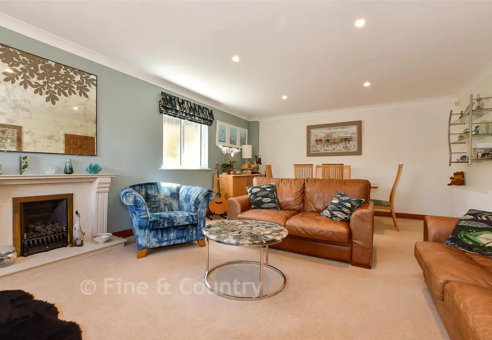 Sitting/ Dining Room - Egypt Copse, Cowes, Isle of Wight - Wards of Kent