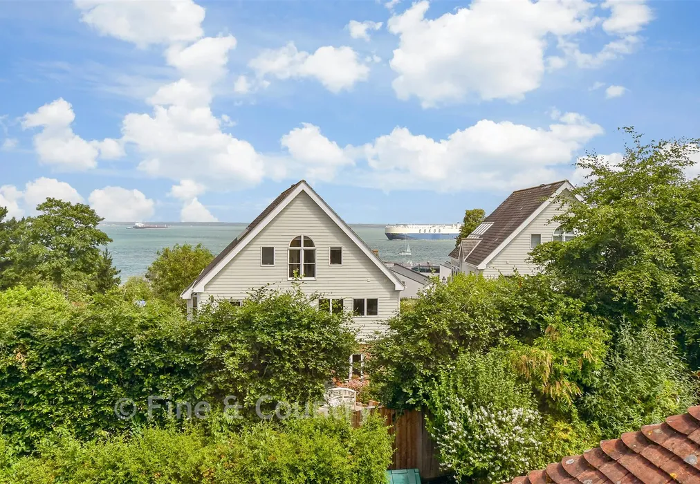 Views To Front - Egypt Copse, Cowes, Isle of Wight - Wards of Kent