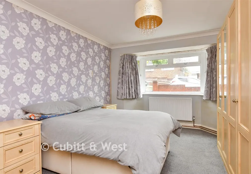Bedroom 1 - Selhurst Road, Woodingdean, East Sussex - Wards of Kent
