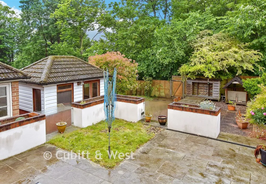 Rear Garden - Selhurst Road, Woodingdean, East Sussex - Wards of Kent
