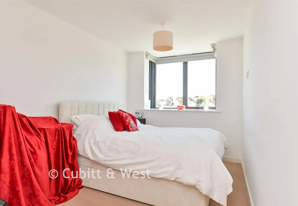 Bedroom 1 - Suez Way, Brighton, East Sussex - Wards of Kent