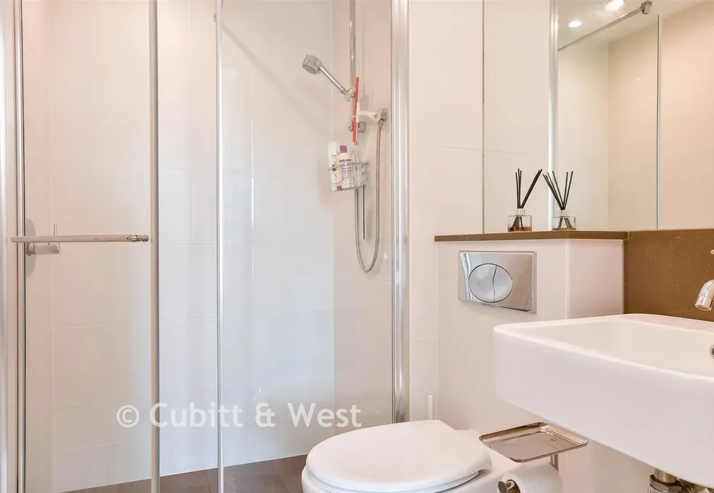 En-Suite Shower Room - Suez Way, Brighton, East Sussex - Wards of Kent