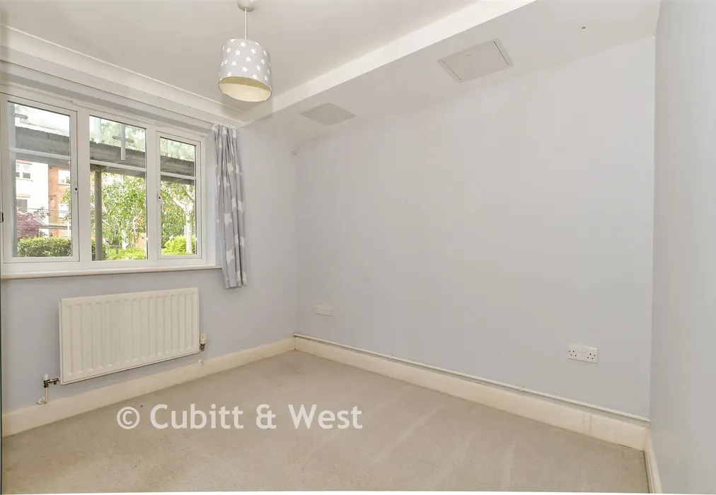 Bedroom 2 - Lumley Road, Horley, Surrey - Wards of Kent