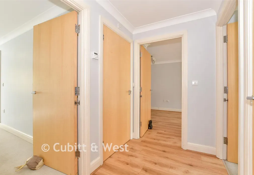 Hallway - Lumley Road, Horley, Surrey - Wards of Kent