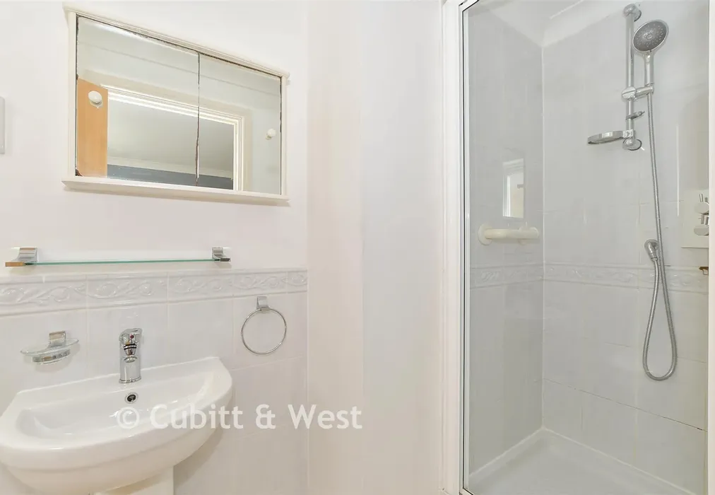En-Suite Shower Room - Lumley Road, Horley, Surrey - Wards of Kent