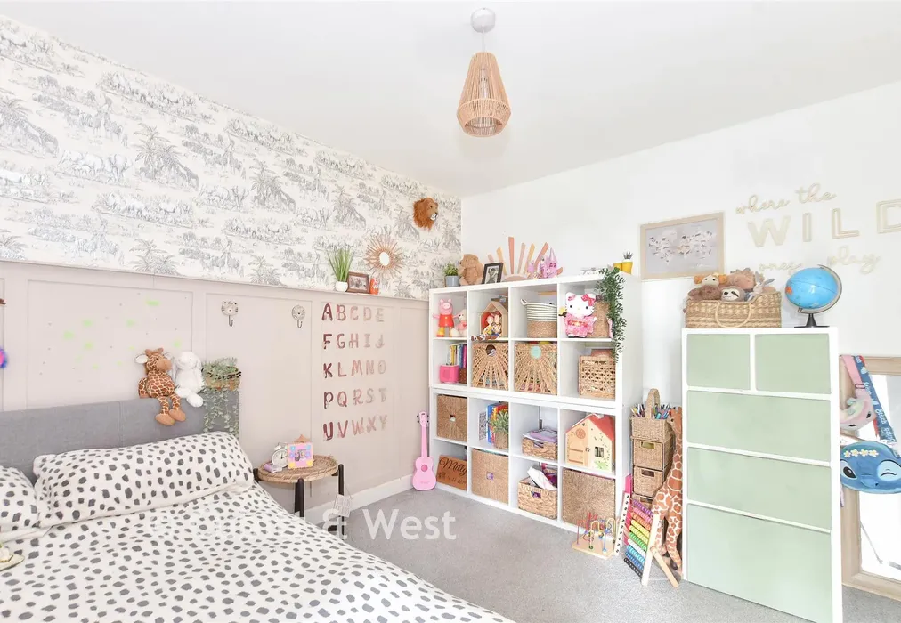 Bedroom 2 - Bedivere Road, Crawley, West Sussex - Wards of Kent