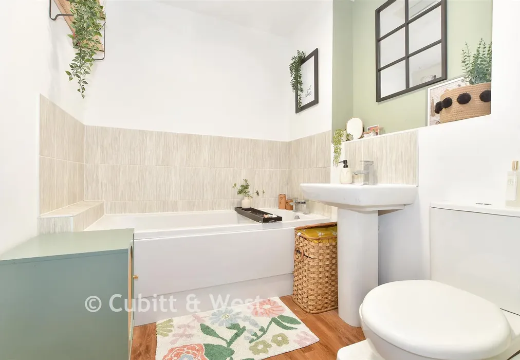 Bathroom - Bedivere Road, Crawley, West Sussex - Wards of Kent
