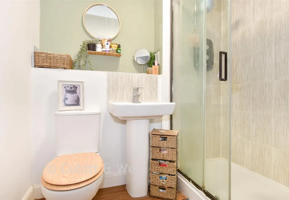 En-Suite Shower Room - Bedivere Road, Crawley, West Sussex - Wards of Kent
