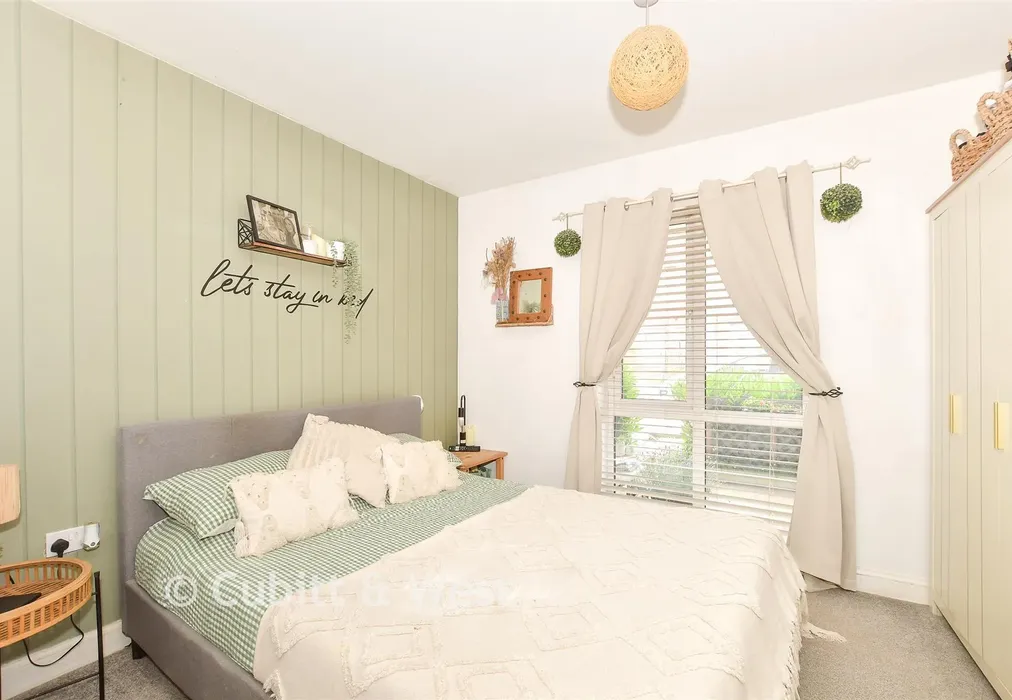 Bedroom 1 - Bedivere Road, Crawley, West Sussex - Wards of Kent