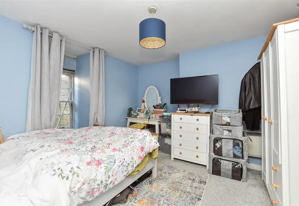 Bedroom - South Road, Faversham, Kent - Wards of Kent