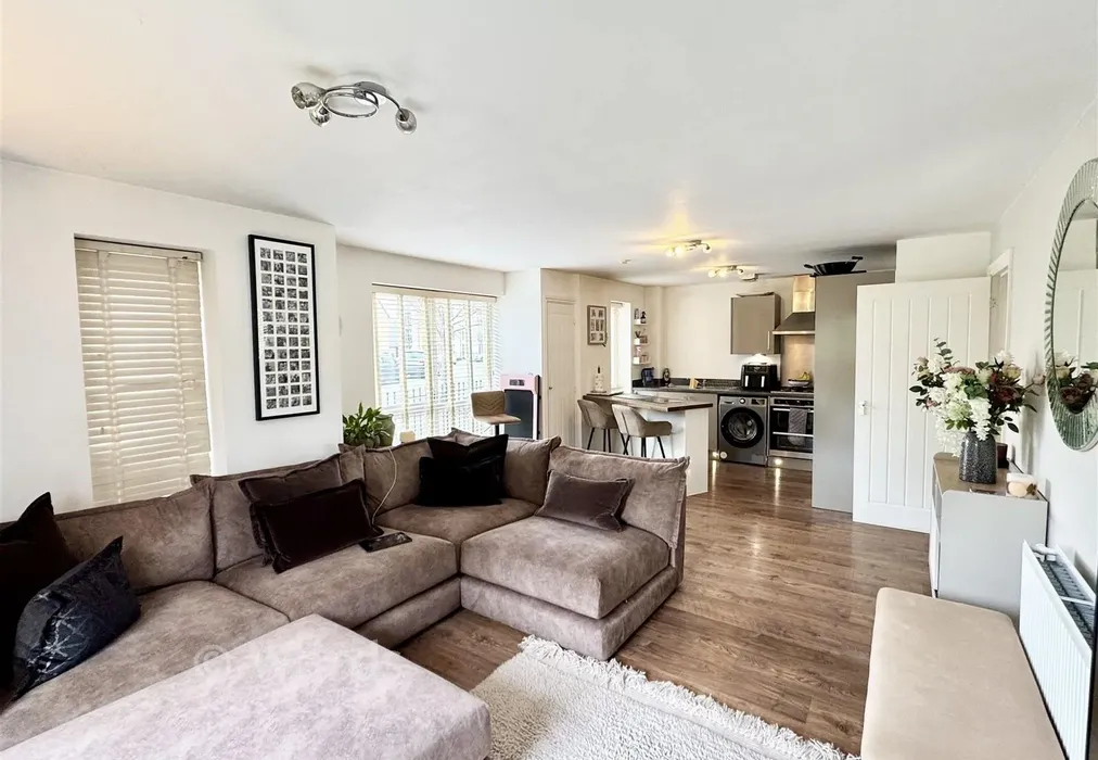 Lounge Area - Wills Crescent, West Malling, Kent - Wards of Kent