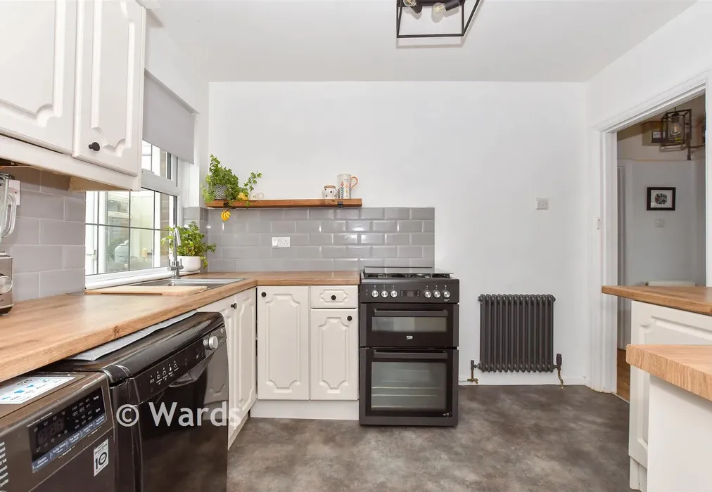 Kitchen - Norman Road, Whitstable, Kent - Wards of Kent